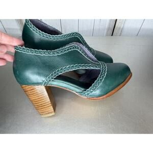 Bali ELF Made by Hand Deep Green Leather Heels Booties Women's Size 6
